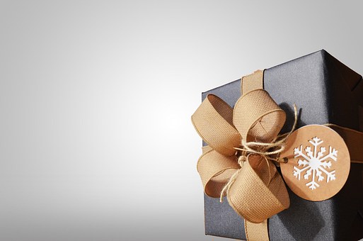 WAYS TO EFFECTIVELY USE DOOR GIFTS TO INCREASE BRAND AWARENESS