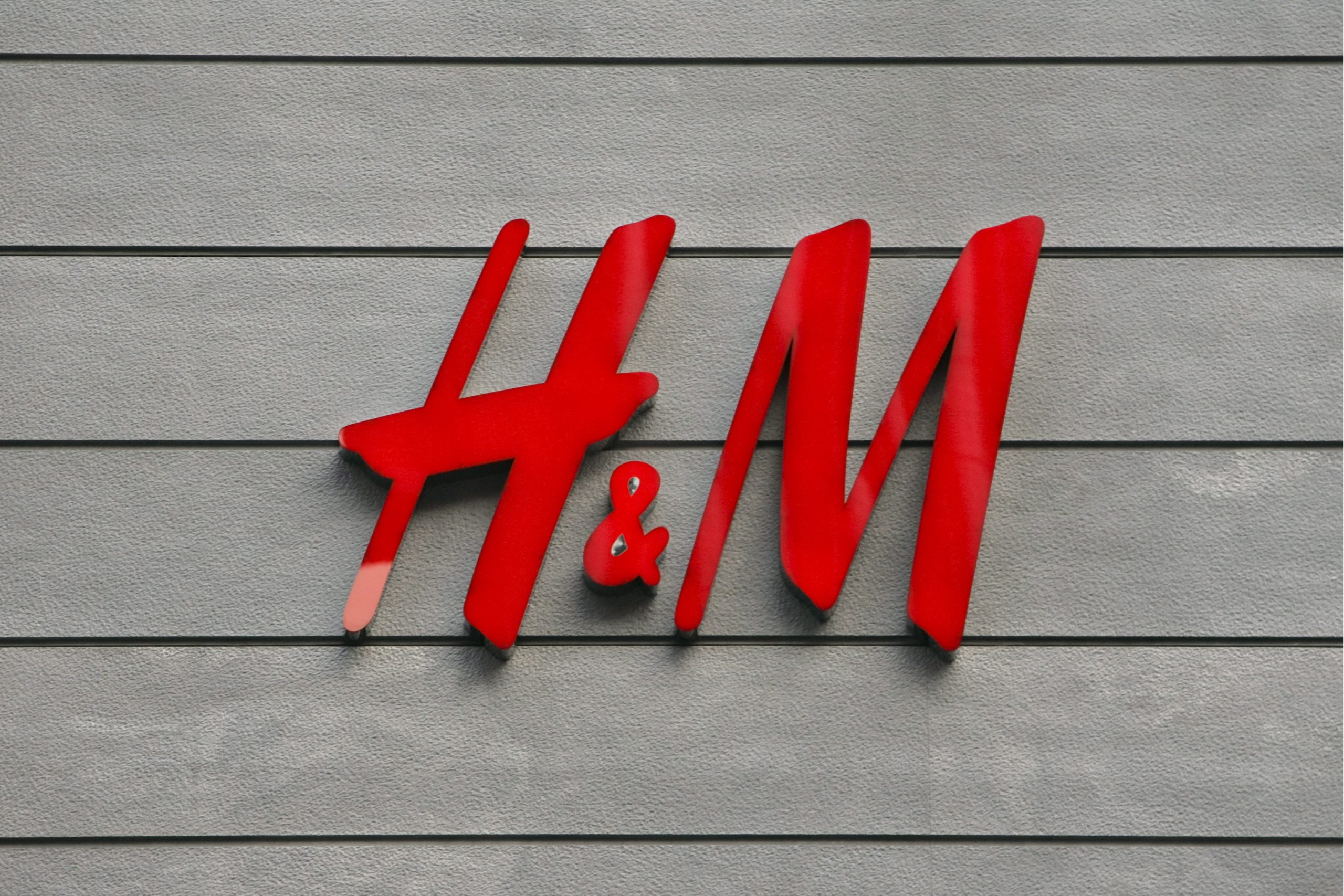 H&M; Store Opens in Pasadena