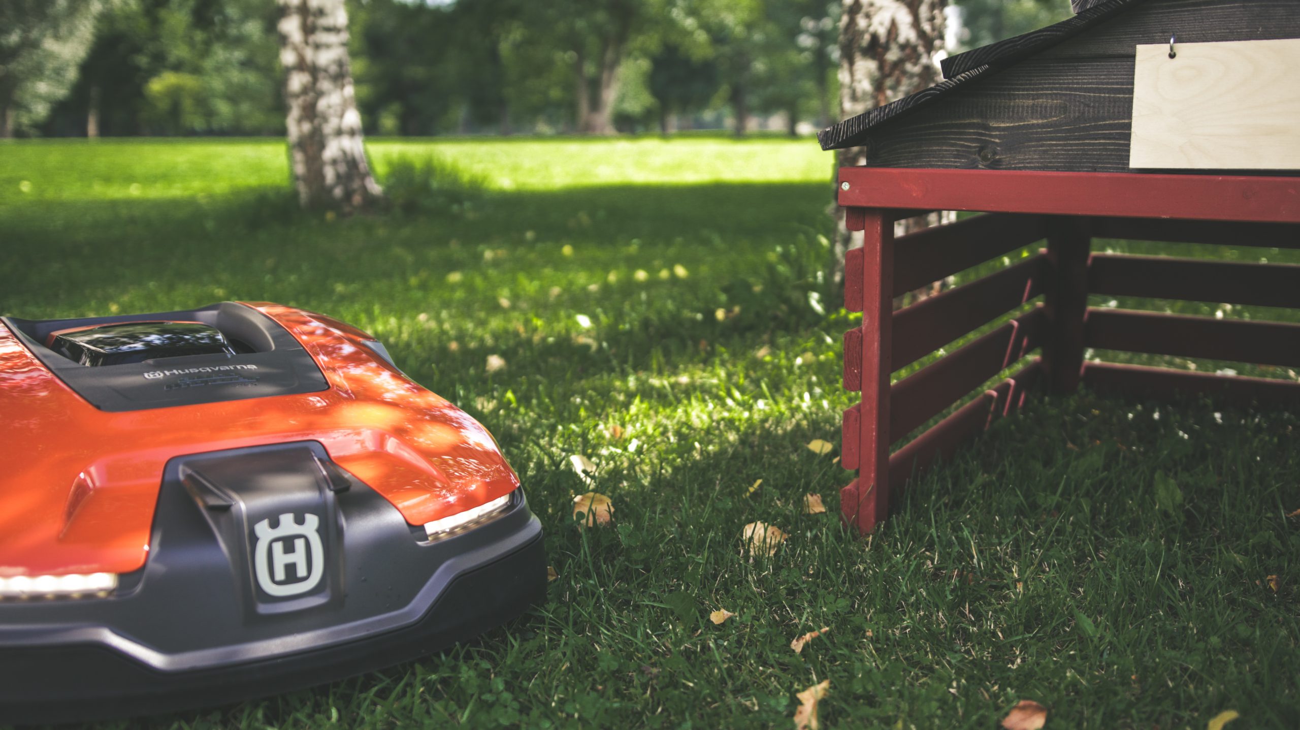 With a Robot Mower, Taking Care of Your Lawn is Easy